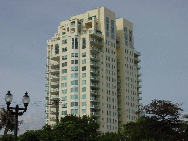 Harbourage Place Condominiums in Fort Lauderdale, FL - Foto de edificio - Building Photo