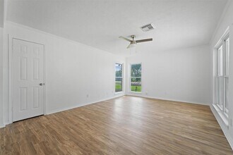 606 Meadowlawn St in Shoreacres, TX - Building Photo - Building Photo