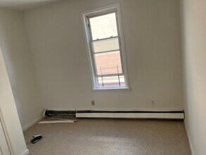 7xx E 214th St in Bronx, NY - Building Photo - Building Photo