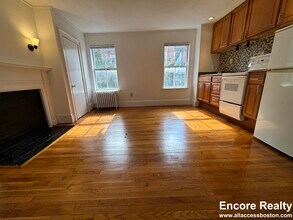 90 Myrtle St in Boston, MA - Building Photo - Building Photo