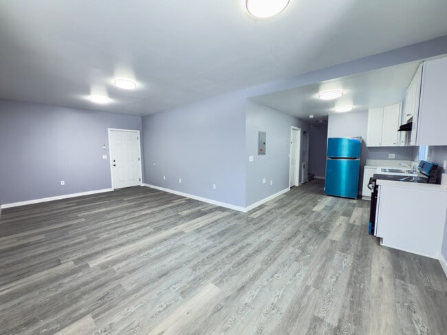 6628-6630 Selfland Ave
