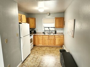 1300 14th Ave NW, Unit 3 in Minot, ND - Foto de edificio - Building Photo