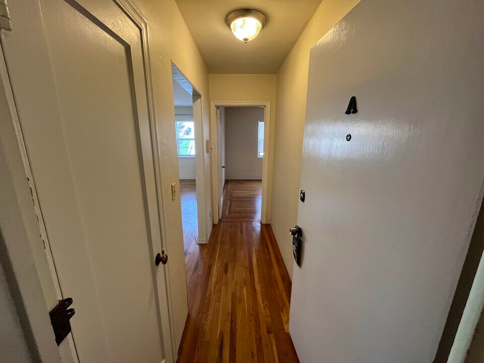 844 York St in Oakland, CA - Building Photo