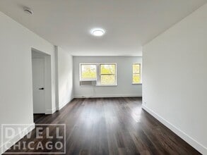 1553 W Hollywood Ave in Chicago, IL - Foto de edificio - Building Photo