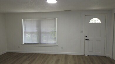 522 E Pacific Ave in Independence, MO - Building Photo - Building Photo