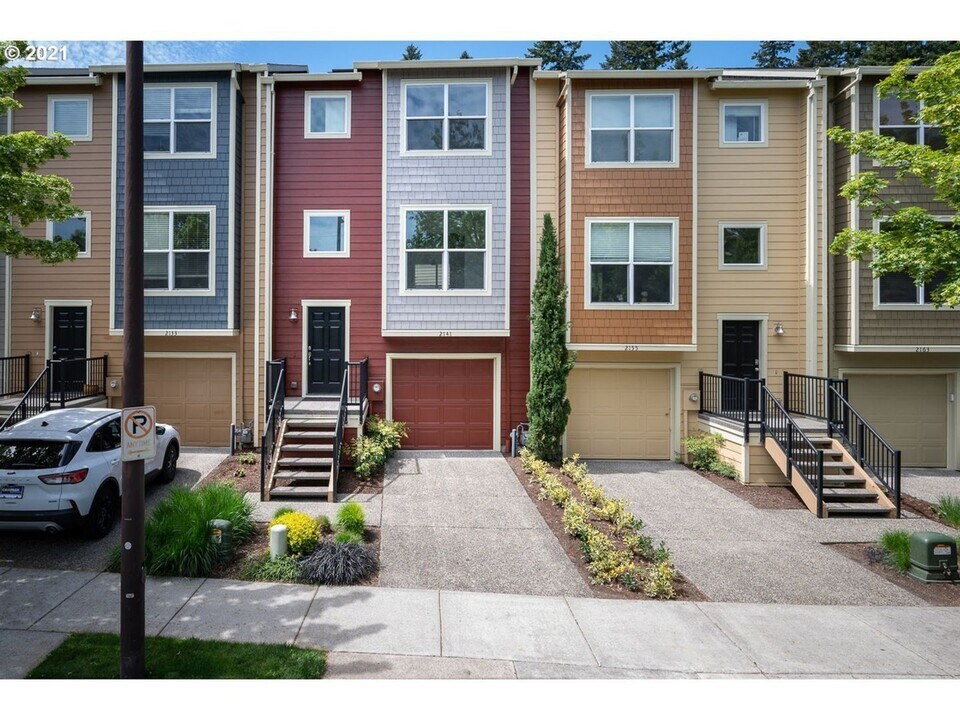 2141 NE Cadbury Ave in Beaverton, OR - Building Photo