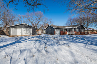 1024 W Lockwood St in Wichita, KS - Building Photo - Building Photo