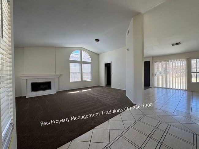3130 Hampton Rd in Palmdale, CA - Building Photo - Building Photo