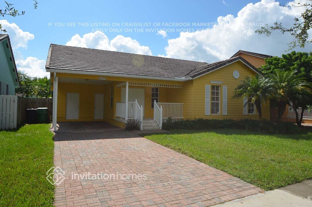 15974 SW 97th Terrace in Miami, FL - Building Photo
