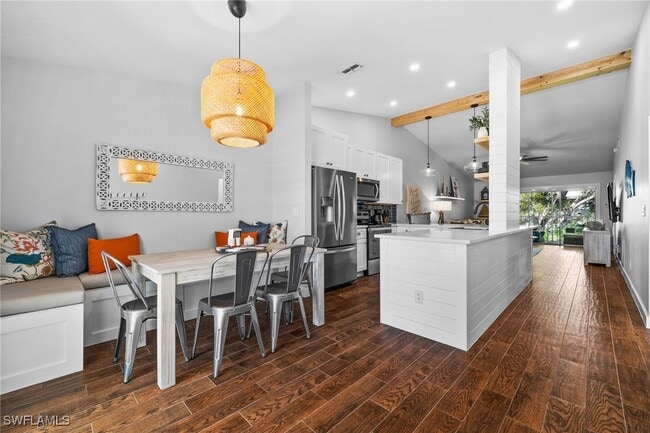 property at 864 Gulf Pavillion Dr