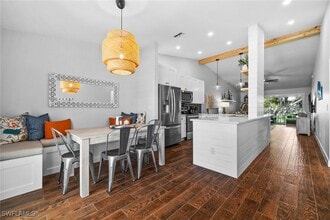 864 Gulf Pavillion Dr in Naples, FL - Building Photo - Building Photo