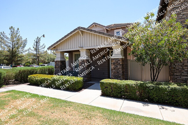 property at 3908 E Sabra Ln
