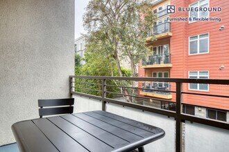 4055 Redwood Ave, Unit FL2-ID1016 in Los Angeles, CA - Building Photo - Building Photo