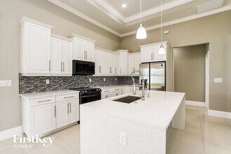 645 NE 6th Ave in Cape Coral, FL - Building Photo - Building Photo
