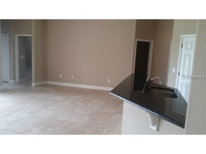 8107 Hampton Glen Dr in Tampa, FL - Building Photo - Building Photo