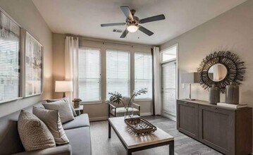 13555 Cullen Blvd in Houston, TX - Building Photo - Building Photo