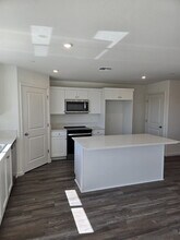 1817 Solana Dr in Los Banos, CA - Building Photo - Building Photo