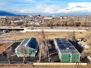 Southgate Commons in Colorado Springs, CO - Foto de edificio - Building Photo