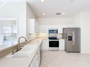 4874 Sabal Lake Cir in Sarasota, FL - Building Photo - Building Photo