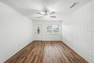 4727 Eldorado Dr in Tampa, FL - Building Photo - Building Photo