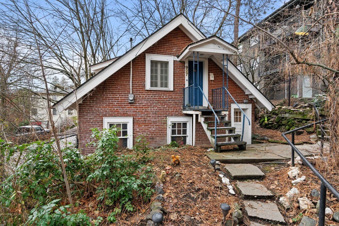 607 S Monroe St in Spokane, WA - Building Photo