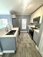 9816 Ashburn Lake Dr in Tampa, FL - Building Photo - Building Photo