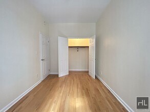62 W 56th St in New York, NY - Building Photo - Building Photo