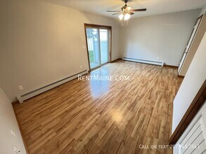 208 Western Ave in Hampden, ME - Building Photo - Building Photo