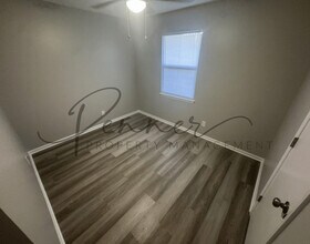 517 Sky Vue Dr in Raymore, MO - Building Photo - Building Photo
