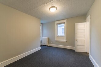 2208-2210 Glenwood Ave in Minneapolis, MN - Building Photo - Building Photo