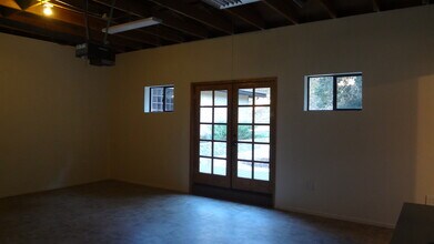 18000 S Mountain Rd in Santa Paula, CA - Building Photo - Building Photo