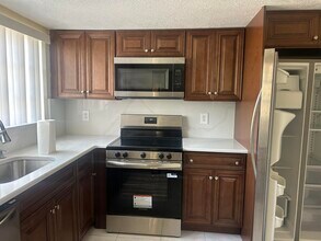2451 NW 41st Ave in Lauderhill, FL - Building Photo - Building Photo
