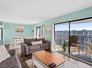 5905 S Kings Hwy in Myrtle Beach, SC - Building Photo - Building Photo