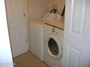 101 Main St in Farmingdale, NJ - Building Photo - Building Photo