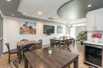 2390 McPhillips St in Winnipeg, MB - Building Photo - Building Photo