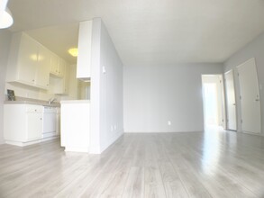 1415 S Bundy Dr in Los Angeles, CA - Building Photo - Building Photo