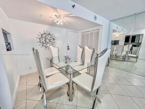 5225 Collins Ave in Miami, FL - Building Photo - Building Photo