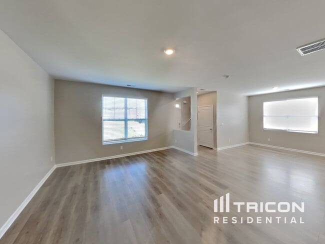 1507 Ashgrove Pl in Lebanon, TN - Foto de edificio - Building Photo