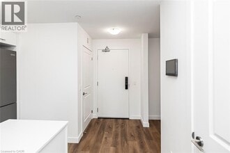 461 Green Rd in Stoney Creek, ON - Building Photo - Building Photo
