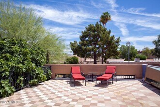 7326 N Vía De La Montana in Scottsdale, AZ - Building Photo - Building Photo
