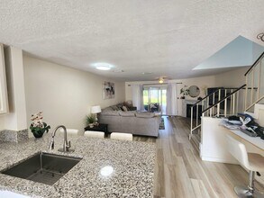 7701 Baymeadows Cir W in Jacksonville, FL - Building Photo - Building Photo