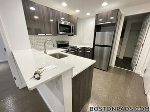 100 Queensberry St in Boston, MA - Building Photo - Building Photo