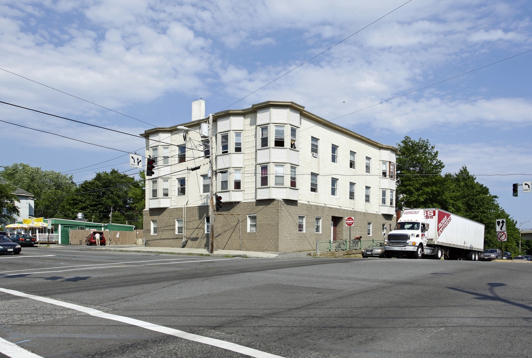 505 Washington Ave in Portland, ME - Foto de edificio