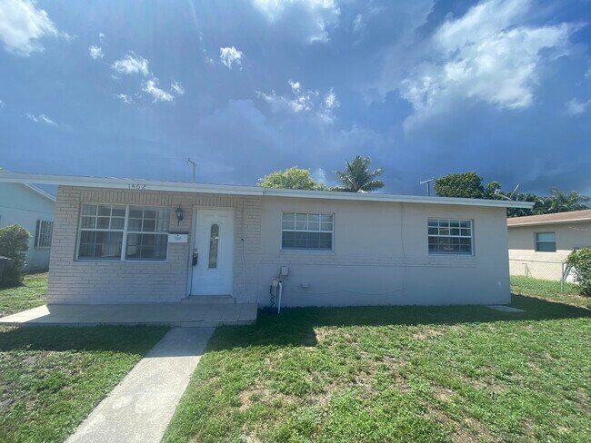1462 7th St in West Palm Beach, FL - Building Photo - Building Photo