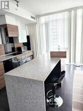 75-1175 St Nicholas St in Toronto, ON - Building Photo - Building Photo