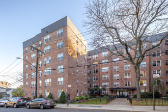 Fort Place Cooperative in Staten Island, NY - Foto de edificio - Building Photo