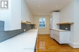 302 Sumach St in Toronto, ON - Building Photo - Building Photo