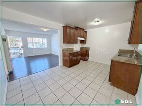 126 Jullien St in Los Angeles, CA - Building Photo - Building Photo