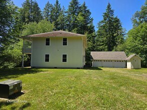 421 E Christian Ln in Shelton, WA - Building Photo - Building Photo