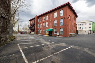 430 Broadway St in Lowell, MA - Building Photo - Building Photo